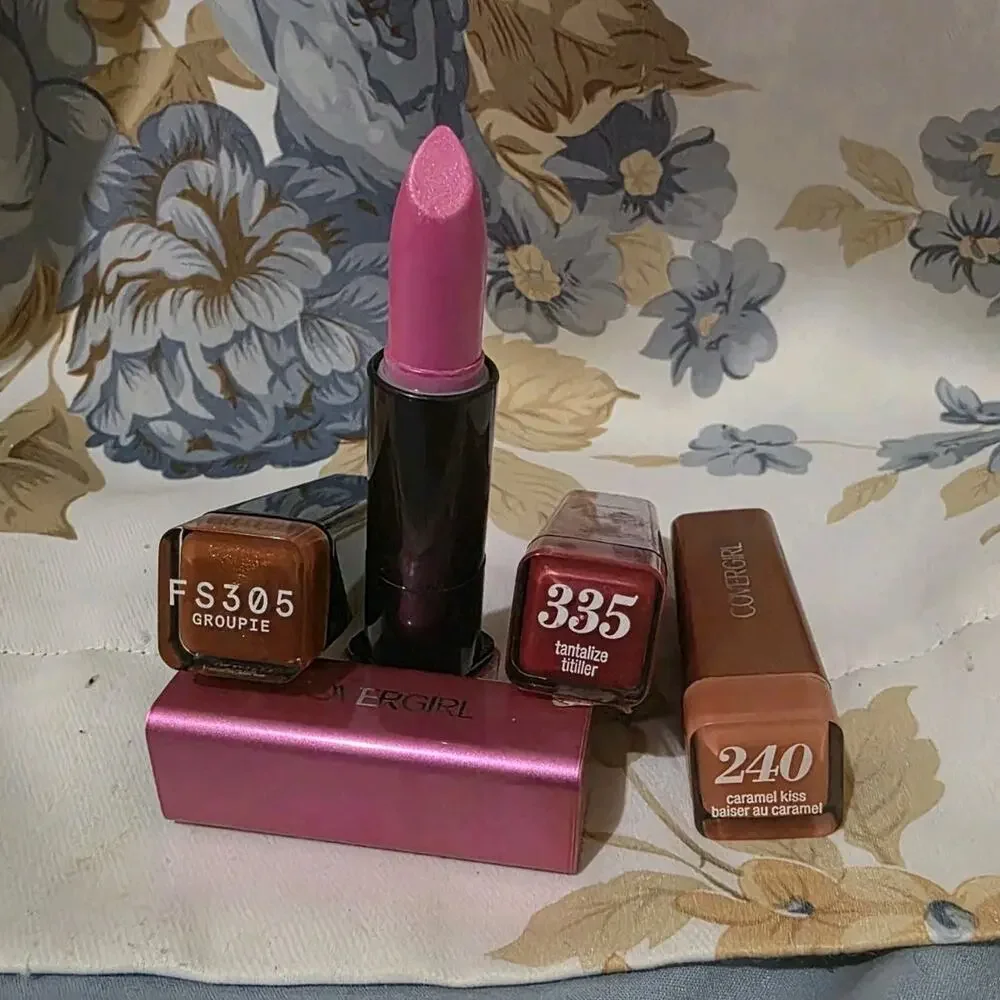 COVERGIRL Lipstick Stick FS305 Groupie, 335 Tantalize, 240 Caramel Kiss 3.5g